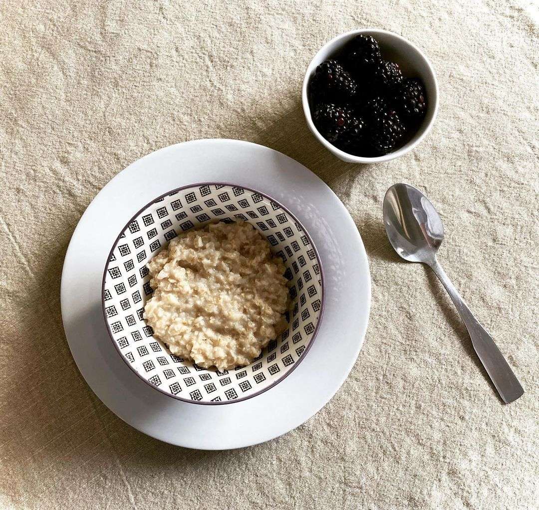 zb ð©â?ð?³ on Instagram: âHealthy breakfast choice. Original oatmeal is the ...